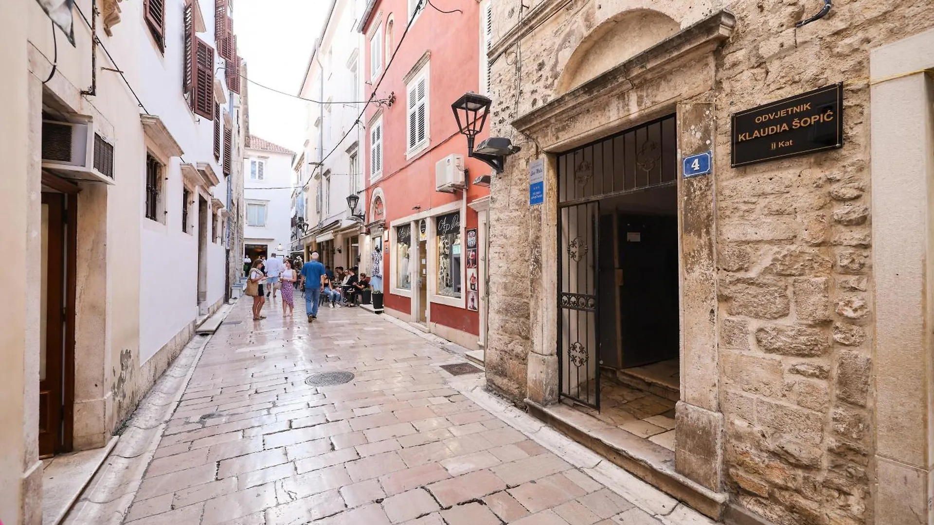 Hidden Apartments In The City Center Zara