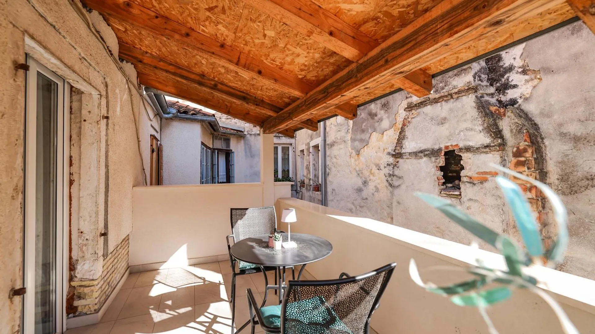 Hidden Apartments In The City Center Zara